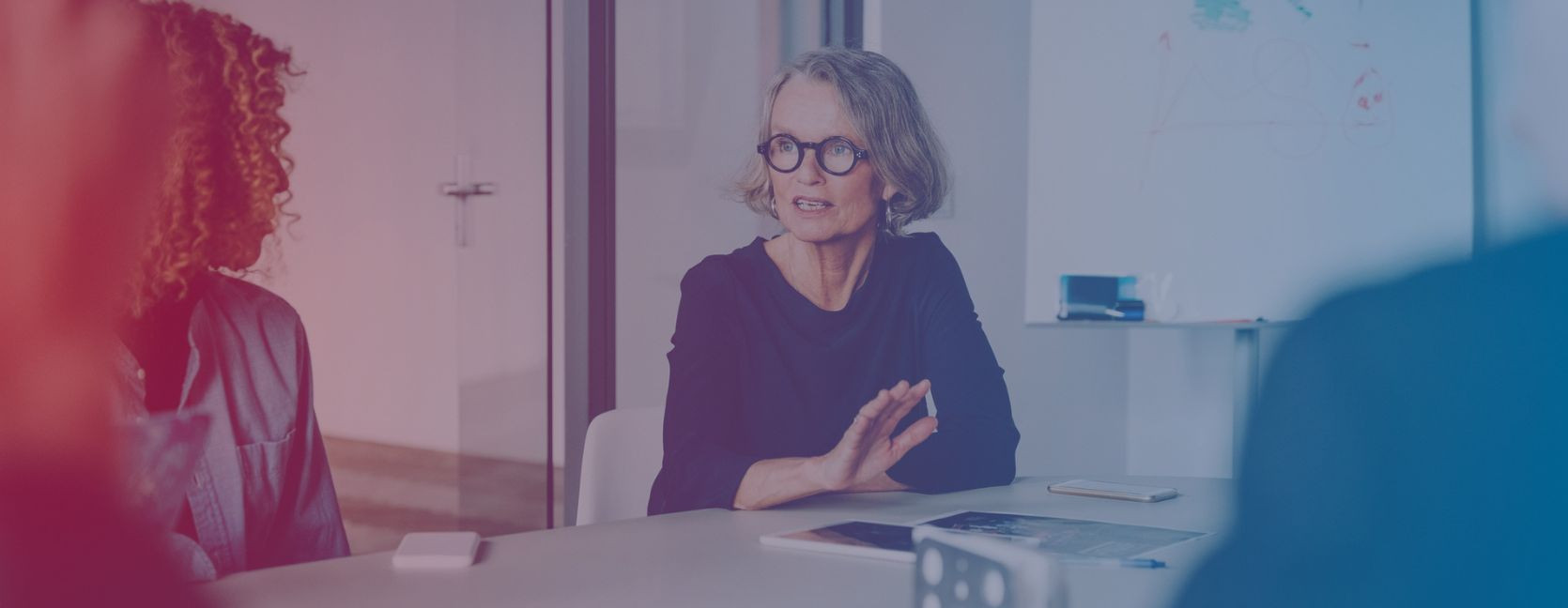 Frau in einem Meeting